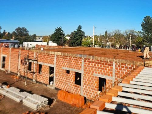 El Hospital ‘Dr. René Favaloro’ avanza con el hormigonado de losas en sus bloques principales