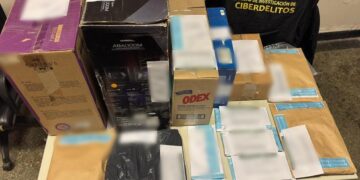 Allanamiento tras un reporte internacional de presunta tenencia y distribución de material de abuso sexual infantil. Se secuestraron dispositivos electrónicos.