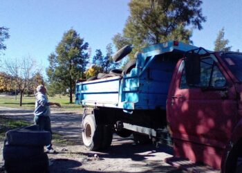Retiran neumáticos en desuso para cuidar el ambiente