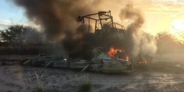 Bomberos del Cuartel El Fortin intervinieron en dos incendios vehiculares en 48 horas
