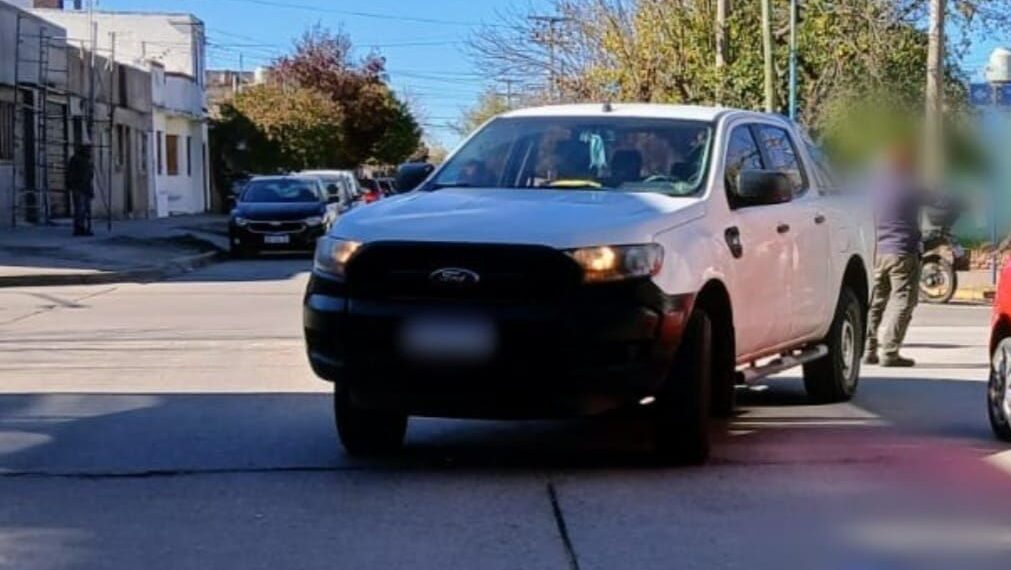 Una mujer resultó herida tras ser atropellada por una camioneta