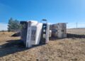 Un joven resultó lesionado tras volcar en un camión que realizaba tareas de descarga dentro de una estancia