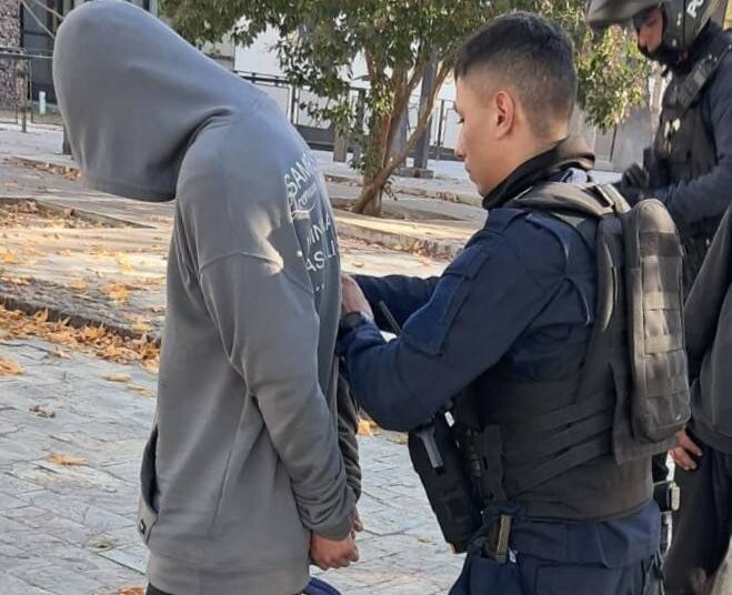 Demoraron a tres sujetos que protagonizaron un disturbio y les incautaron marihuana