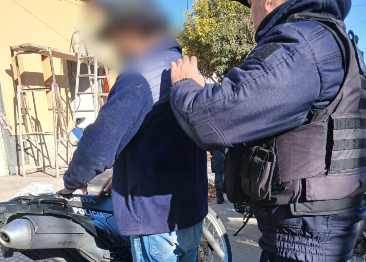 Demoraron a un hombre que sustrajo un dispositivo electrónico de un comercio