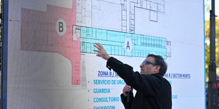 Firmaron el contrato para avanzar con una nueva etapa de refacción del Hospital ‘Juan Domingo Perón’
