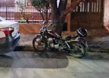 Secuestraron una motocicleta que estaba abandonada en la vía pública