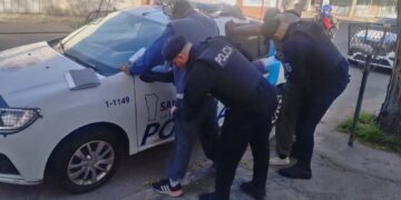 Dos hombres intentaron robar una motocicleta y fueron demorados