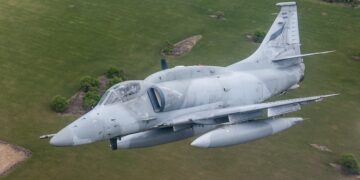 La Fuerza Aérea retira los Fightinghawk de la V Brigada Aérea