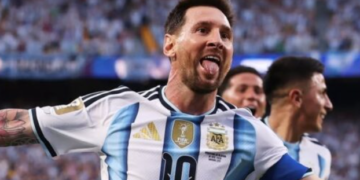 Con un triplete de Messi, Argentina goleó a Argelia en su debut en el Mundial