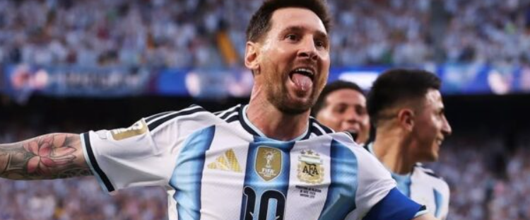 Con un triplete de Messi, Argentina goleó a Argelia en su debut en el Mundial