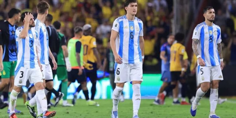 Balerdi sufrió un desgarro y podría perderse el Mundial