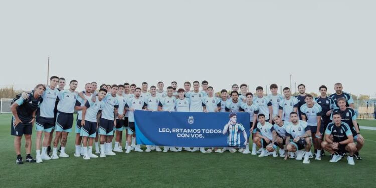 El emotivo gesto de la Selección Argentina con Leonardo Balerdi antes del debut en el Mundial