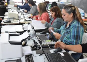 El ‘Registro Civil Cerca Tuyo’ llegó a La Ribera y atendió a familias de manera gratuita