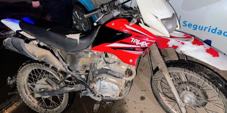 Recuperaron una motocicleta que había sido robada y pusieron al resguardo a un adolescente