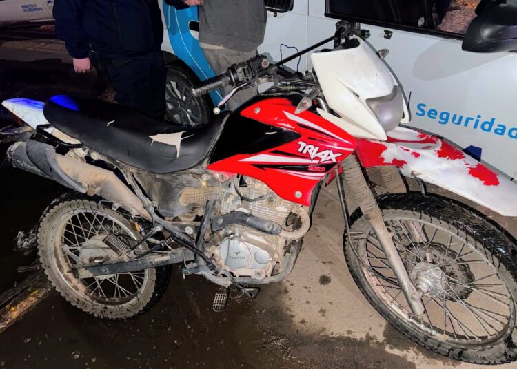 Recuperaron una motocicleta que había sido robada y pusieron al resguardo a un adolescente