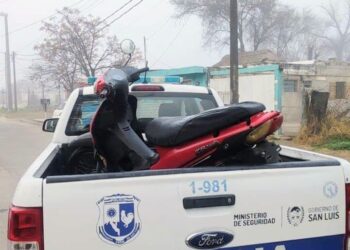 Secuestraron una motocicleta que estaba abandonada en la vía pública