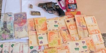 Demoraron a dos sujetos y secuestraron un arma de fuego durante un procedimiento policial
