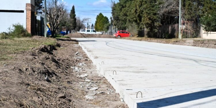 Provincia y Municipio avanzan con nuevas obras de pavimentación en Villa Mercedes