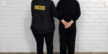 La joven que había sido demorada por prender fuego a un individuo, quedó en calidad de detenida