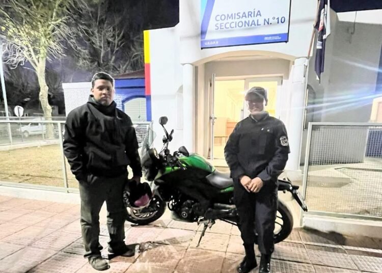 La Policía recuperó la motocicleta que había sido robada en el barrio 9 de Julio y demoró a un joven
