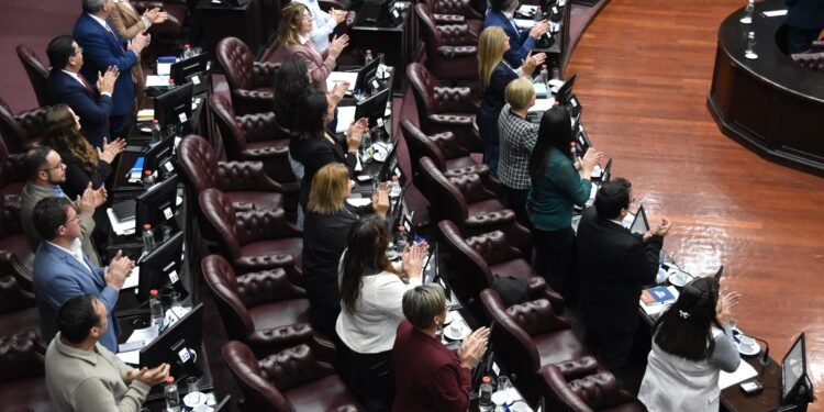 Es ley la necesidad de reforma parcial de la Constitución provincial