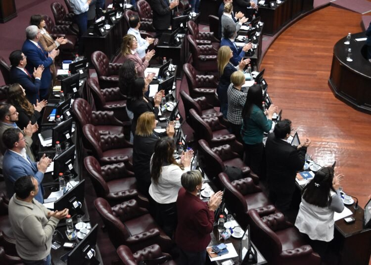 Es ley la necesidad de reforma parcial de la Constitución provincial