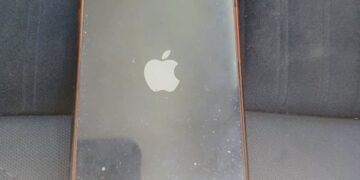 Detuvieron a un hombre que hirió a un joven y robó un teléfono celular; el dispositivo móvil fue recuperado