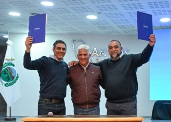 Poggi firmó el llamado a licitación para construir 750 viviendas en San Luis y Villa Mercedes