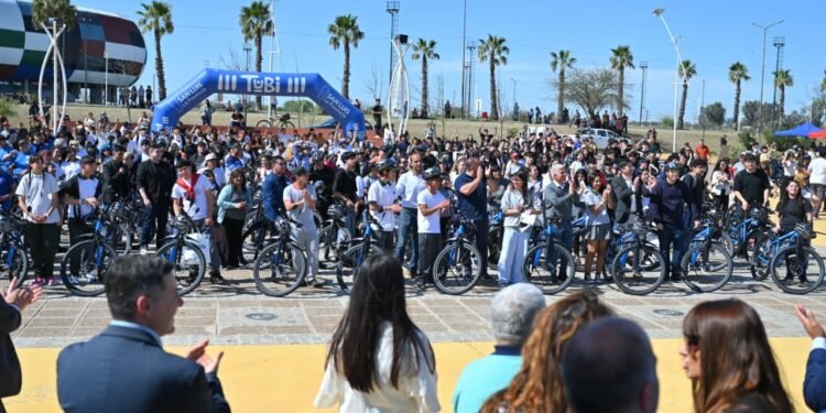 633 chicos recibieron sus TuBi en Villa Mercedes