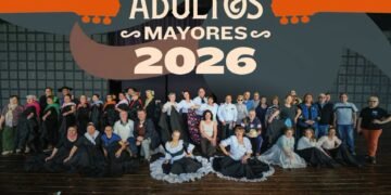 La Calle Angosta se llena de alegría con los adultos mayores