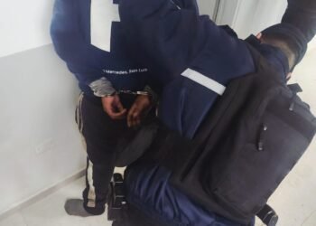Un hombre fue demorado tras protagonizar disturbios y amenazar al personal policial