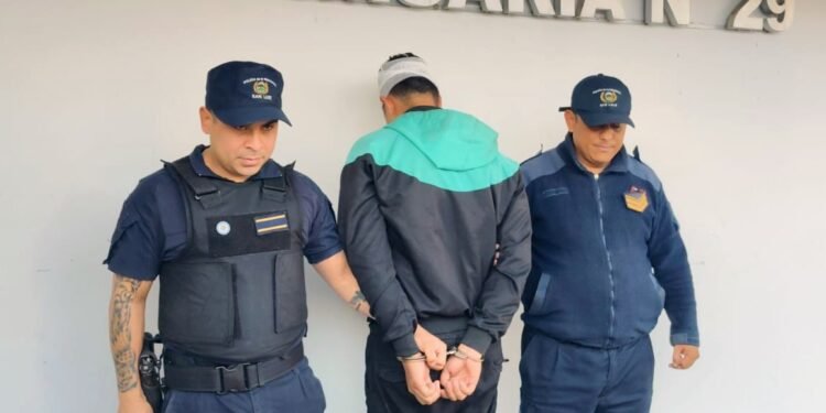 Barrio La Ribera: Demoraron a un sujeto tras denuncias por abuso sexual simple